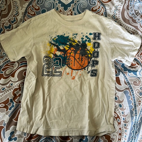 Children’s place basketball graphic tee size 5/6 - Picture 1 of 3